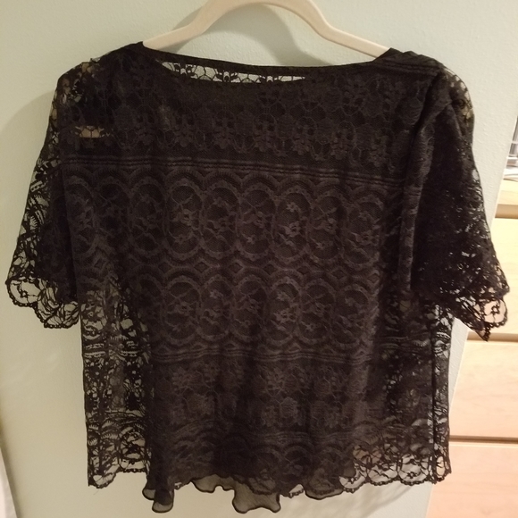 Vtg inspired lace overlay top - Picture 2 of 4
